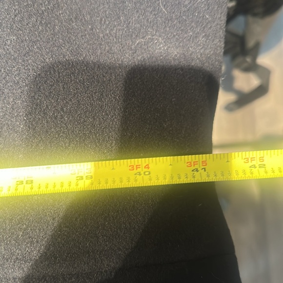 Woman’s navy overcoat - Picture 9 of 9